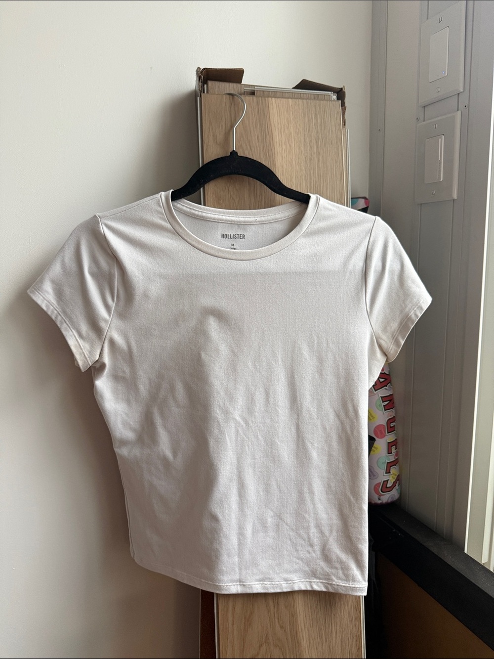 Hollister Teen Cream Short-Sleeve Crew Tee